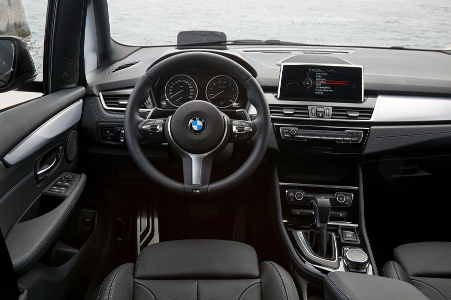  BMW 220i Gran Tourer M Sport Package 2015 года  (фото 16 из 32)